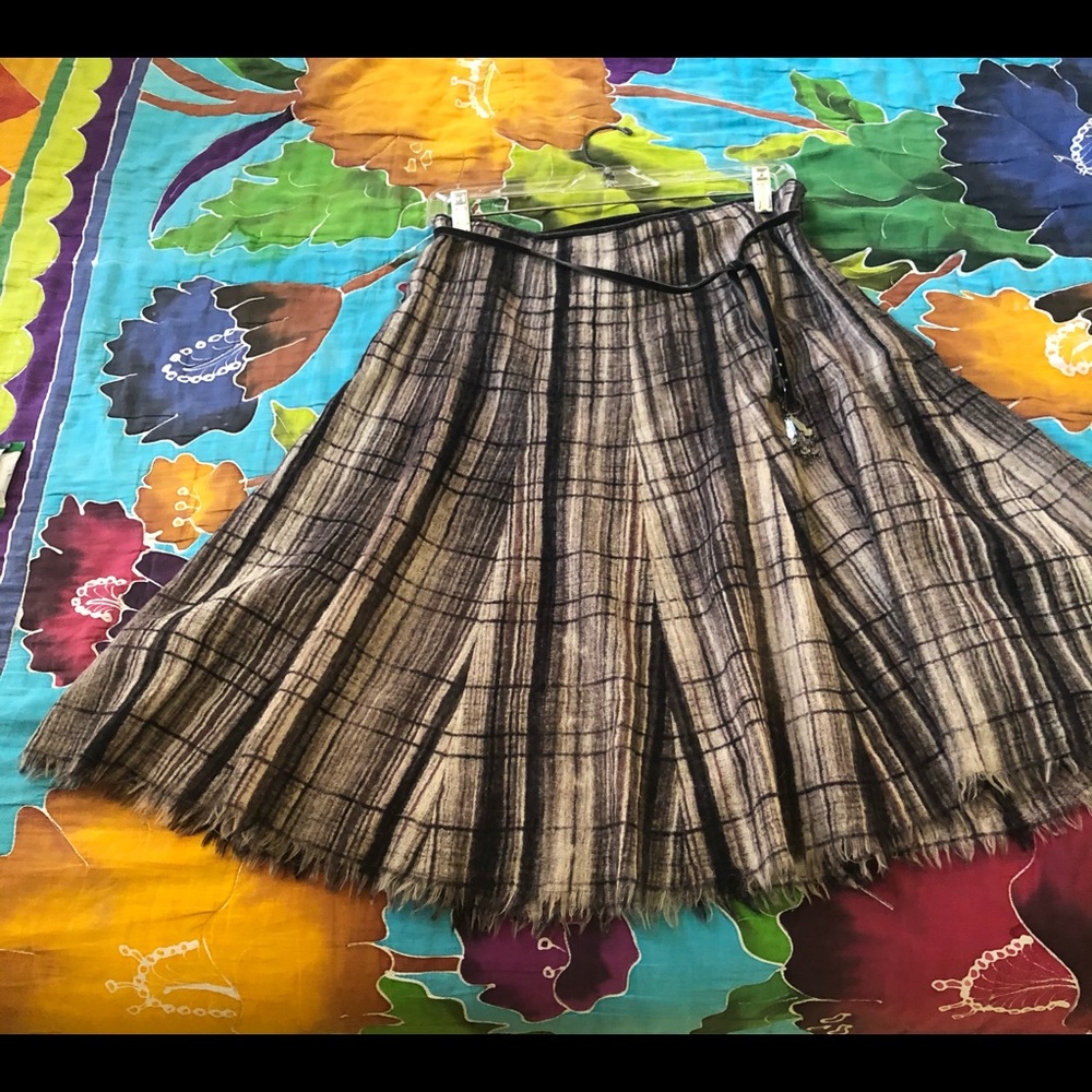 Elite Tahari skirt